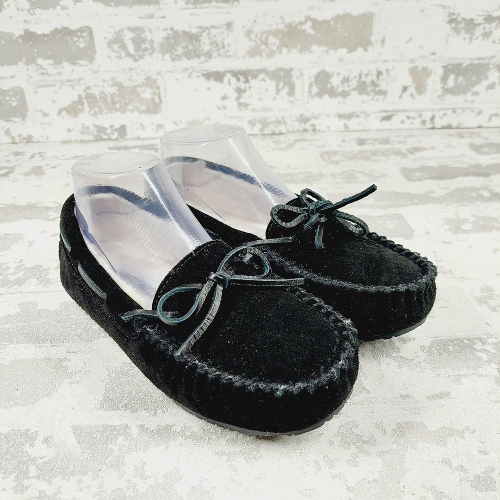 New Minnetonka Black Suede Slip On Lace Top Fur Lining Casual Flat Loafers E56 - Picture 4 of 11